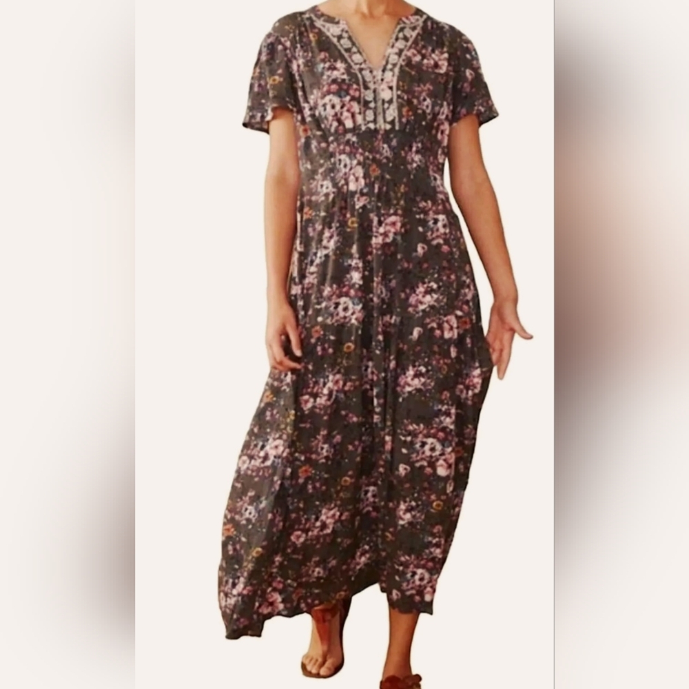 Knox Rose Floral Maxi Dress - Black and Pink